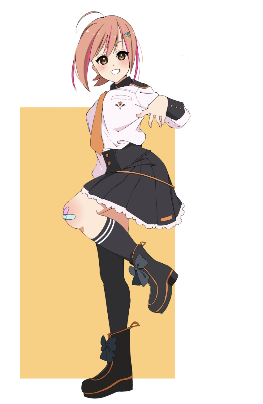 1girl 22/7 ahoge asymmetrical_legwear black_footwear black_skirt black_socks blush brown_eyes grin hair_ornament hairclip highres himuro_mizuki leg_up long_sleeves looking_at_viewer multicolored_hair necktie orange_hair orange_necktie pink_hair pleated_skirt shirt short_hair skirt smile socks solo standing standing_on_one_leg tanpaku_(oqu_2) two-tone_background uneven_legwear white_shirt yellow_background