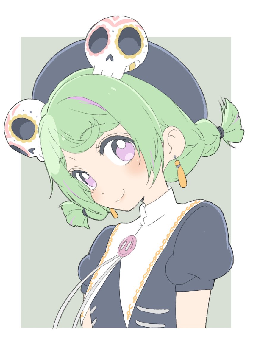 1girl absurdres bad_id bad_twitter_id black_hat blush border closed_mouth donguri_suzume earrings female_focus green_background green_hair hair_tie hat head_tilt highres indie_virtual_youtuber jewelry looking_at_viewer multicolored_hair puffy_short_sleeves puffy_sleeves purple_eyes saeki_yahiro short_sleeves simple_background skull smile solo streaked_hair twintails virtual_youtuber white_border