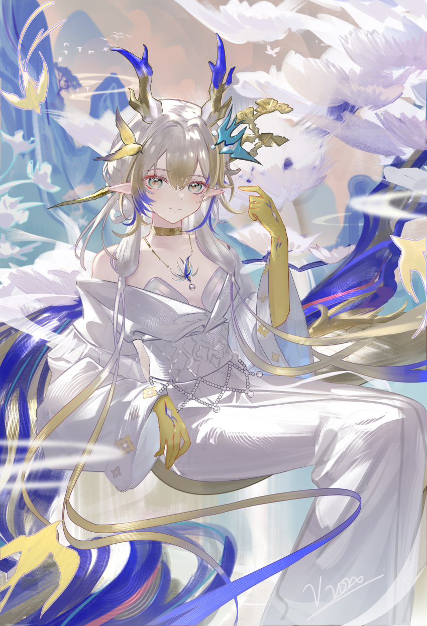1girl absurdres ambience_synesthesia arknights artist_name bare_shoulders bird blonde_hair breasts choker cleavage closed_mouth dress eastern_dragon_horns feet_out_of_frame flower gloves green_eyes grey_hair hair_between_eyes hair_ornament hand_up highres jewelry long_hair long_sleeves looking_at_viewer multicolored_hair necklace pointy_ears shu_(arknights) shu_(bingwenyuyou)_(arknights) sitting solo v-von very_long_hair white_dress yellow_gloves