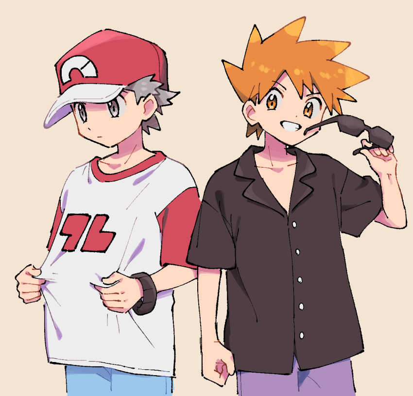 2boys age_regression aged_down black_shirt blue_oak commentary_request grey_eyes grey_hair grin highres holding holding_removed_eyewear male_focus multiple_boys nintendo orange_eyes orange_hair oversized_clothes pokemon pokemon_frlg pokemon_sm pumpkinpan red_(pokemon) shirt smile sunglasses t-shirt unworn_eyewear