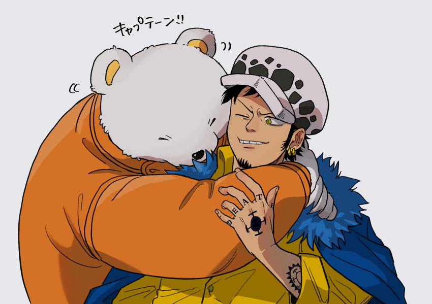 2boys arm_tattoo bear bepo_(one_piece) commentary_request earrings facial_hair goatee hand_tattoo highres hug hug_from_behind jewelry jumpsuit male_focus multiple_boys one_eye_closed one_piece orange_jumpsuit shirt simple_background smile tattoo trafalgar_law usarinko white_background yellow_shirt