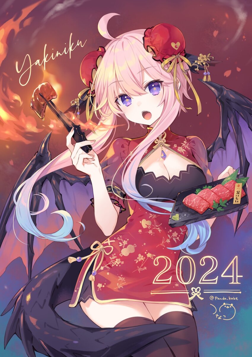 1girl 2024 ahoge black_thighhighs blue_hair blush breasts bun_cover china_dress chinese_clothes chopsticks commentary_request double_bun dragon_tail dragon_wings dress fangs framed_breasts gradient_hair hair_between_eyes hair_bun hair_ribbon hands_up highres holding holding_chopsticks ileheart large_breasts long_hair looking_at_viewer multicolored_hair open_mouth original pink_hair purple_eyes red_dress ribbon short_sleeves solo tail teeth thighhighs tsunako twintails twitter_username wings yakiniku yellow_ribbon zettai_ryouiki