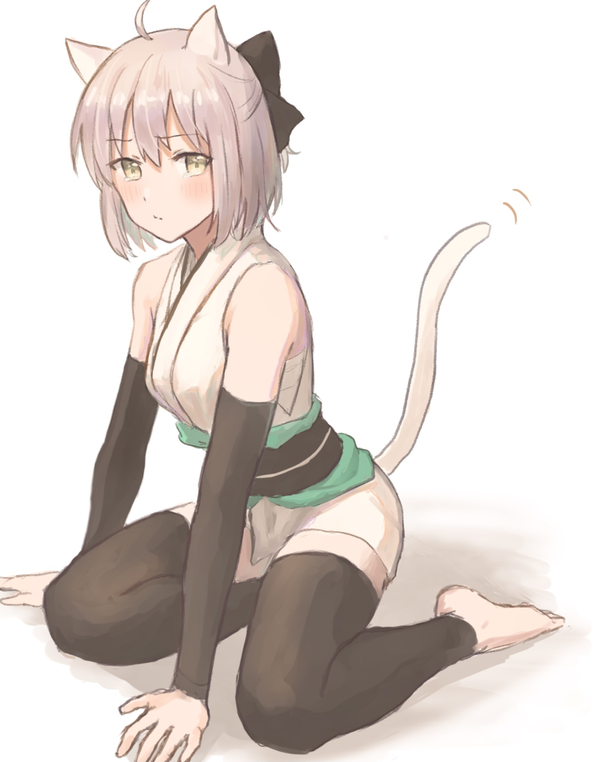1girl ahoge animal_ears bare_shoulders barefoot black_bow black_sleeves black_thighhighs blonde_hair blush bow cat_ears cat_tail closed_mouth commentary_request detached_leggings detached_sleeves fate/grand_order fate_(series) green_eyes hair_bow half_updo highres japanese_clothes kaori_(vuoian_appxv) kemonomimi_mode kimono kneeling koha-ace looking_at_viewer obi okita_souji_(fate) okita_souji_(koha-ace) sash shadow short_hair short_kimono simple_background sleeveless sleeveless_kimono solo tail tearing_up thighhighs white_background white_kimono