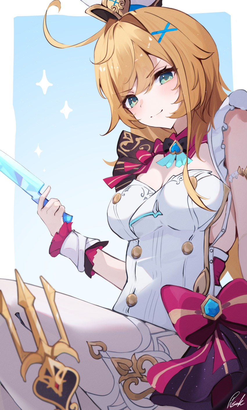1girl absurdres blonde_hair blue_background border breasts buttons chef chef_hat cleavage closed_mouth cowlick double-breasted dress escoffier_(genshin_impact) from_below genshin_impact green_eyes hat heart heart_in_eye highres holding holding_knife knife long_hair looking_at_viewer medium_breasts pisuke_(user_kcmh2774) smile solo symbol_in_eye thighhighs white_border white_dress white_hat white_thighhighs wrist_cuffs