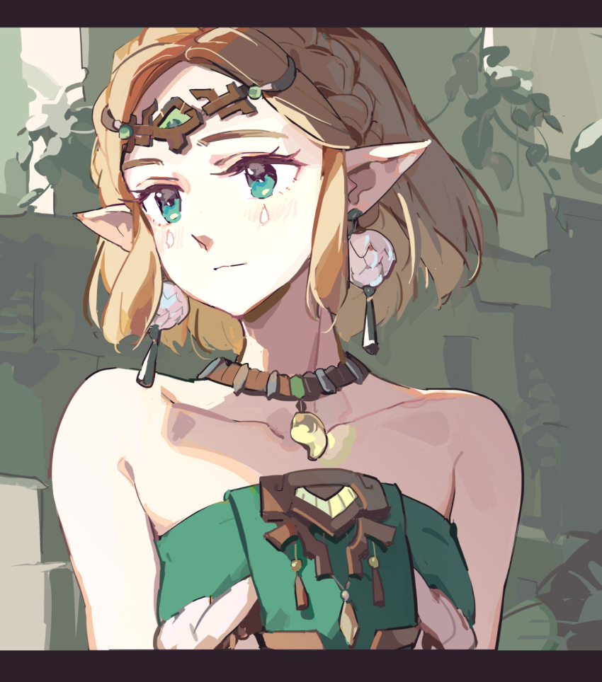 1girl bare_shoulders blonde_hair braid circlet crown_braid dress earrings expressionless green_eyes green_trim hair_ornament highres jewelry looking_to_the_side magatama magatama_necklace necklace nintendo pointy_ears princess_zelda short_hair solo strapless strapless_dress teardrop_facial_mark tennohi the_legend_of_zelda the_legend_of_zelda:_tears_of_the_kingdom upper_body