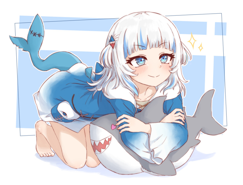 1girl :o ameneko_kuro barefoot blue_background blue_eyes blue_hair blue_hoodie blunt_bangs blush border closed_mouth eyelashes fins fish_tail gawr_gura gawr_gura_(1st_costume) hair_ornament highres hololive hololive_english hood hood_down hoodie leaning_forward medium_hair multicolored_hair outline shark_girl shark_hair_ornament shark_tail simple_background smile solo sparkle streaked_hair tail teeth two_side_up virtual_youtuber white_border white_hair white_outline