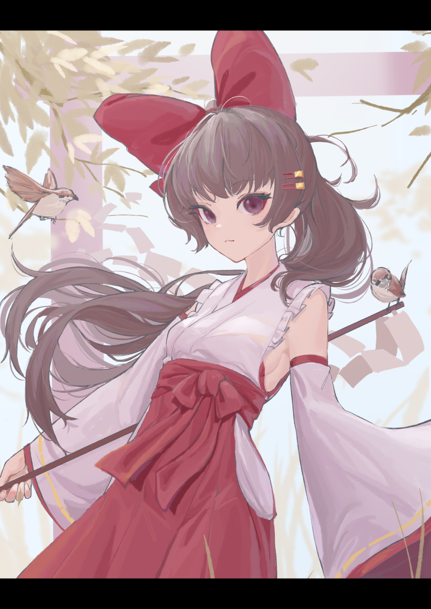 1girl absurdres alternate_costume bird bow breasts brown_hair closed_mouth commentary_request detached_sleeves gohei hair_bow hair_ornament hairpin hakama hakama_skirt hakurei_reimu highres hip_vent holding holding_gohei japanese_clothes kimono letterboxed long_hair looking_at_viewer miko red_bow red_eyes red_hakama s2535151 sideboob skirt solo sparrow touhou white_kimono