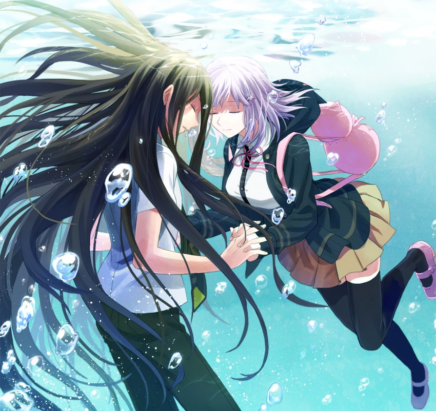 10s 1boy 1girl backpack bad_id bad_pixiv_id bag danganronpa_(series) danganronpa_2:_goodbye_despair closed_eyes flipped_hair hair_ornament hetero highres holding_hands hood hoodie kamukura_izuru nanami_chiaki okuragon short_hair spoilers underwater