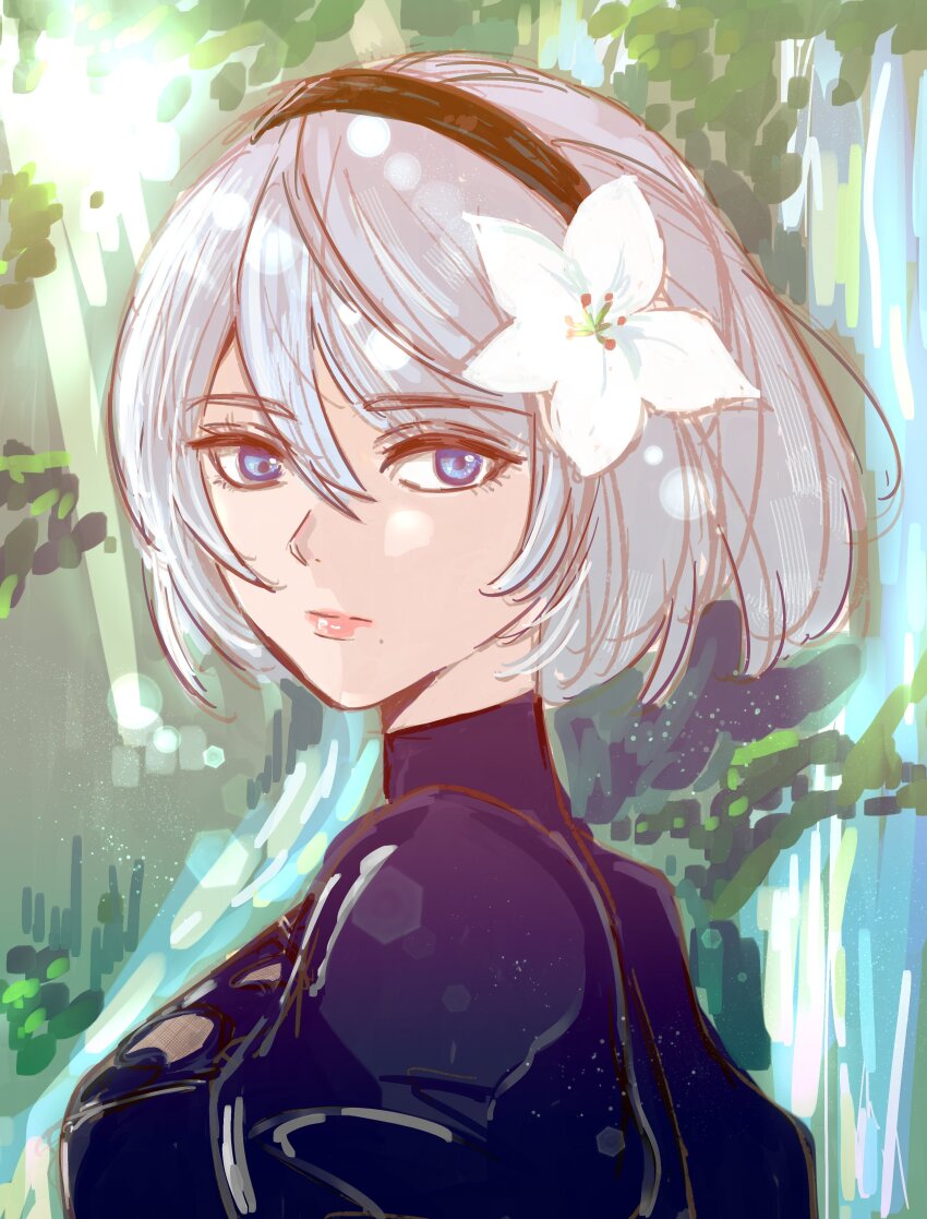 1girl 2b_(nier:automata) absurdres black_hairband blue_eyes closed_mouth commentary_request eyelashes flower hair_between_eyes hair_flower hair_ornament hairband highres looking_at_viewer nier:automata nier_(series) nonameoekaki outdoors pink_lips short_hair solo upper_body white_flower white_hair