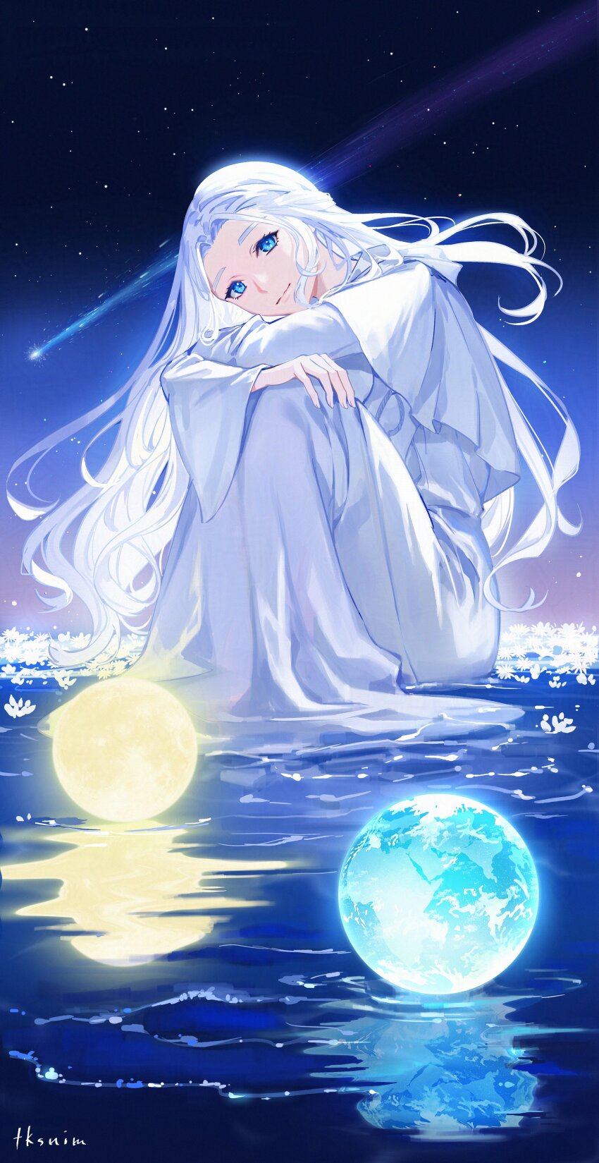 1girl absurdres artist_name blue_eyes capelet commentary final_fantasy final_fantasy_xiv flower flower_on_liquid from_side full_body glowing highres knees_up long_hair looking_at_viewer night night_sky planet reflection reflective_water robe shooting_star signature sitting sky smile solo star_(sky) starry_sky symbol-only_commentary tk_(tksnim) venat_(ff14) water white_capelet white_flower white_hair white_robe