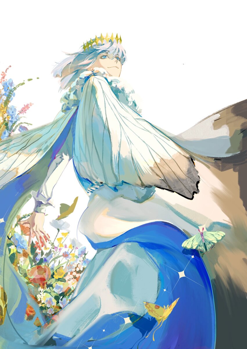 1boy arthropod_boy blue_cloak blue_eyes bug butterfly butterfly_wings cloak crown diamond_hairband fate/grand_order fate_(series) from_below fur-trimmed_cloak fur_trim grey_hair highres insect insect_wings male_focus medium_hair oberon_(fate) simple_background siyemmm smile solo white_background wings
