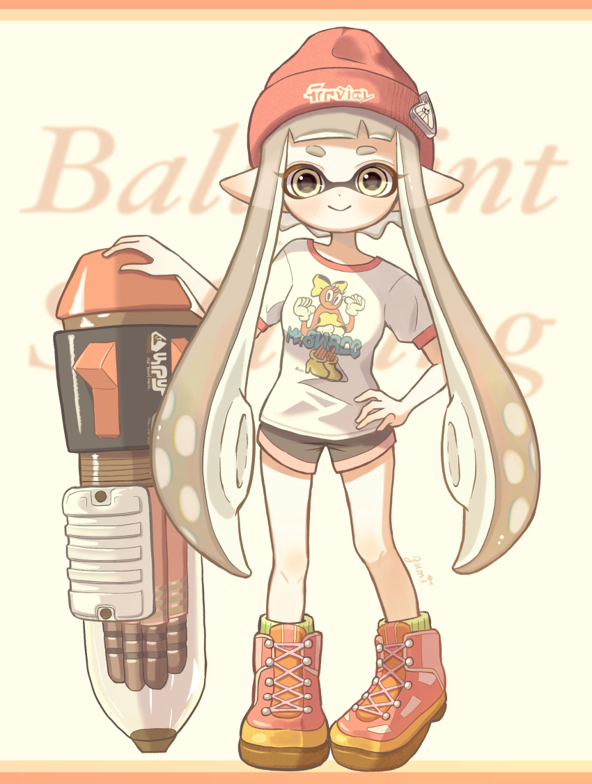 1girl absurdres ballpoint_splatling_(splatoon) beanie black_shorts commentary cross-laced_footwear dolphin_shorts dot_nose eyelashes full_body green_socks grey_hair hand_on_own_hip hat highres inkling inkling_girl inkling_player_character long_hair looking_at_viewer nintendo osakanagumi11 pointy_ears print_hat print_shirt red_hat red_shoes shirt shoes short_eyebrows shorts socks solo splatoon_(series) splatoon_3 tentacle_hair thick_eyebrows weapon_name white_shirt yellow_eyes