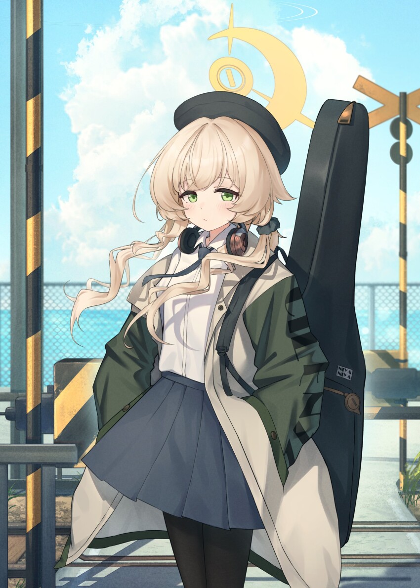 1girl absurdres alternate_costume alternate_hairstyle beret black_hat black_necktie black_pantyhose black_scrunchie blonde_hair blue_archive chain-link_fence character_name ciza_gomi closed_mouth cloud cloudy_sky commentary_request expressionless fence green_eyes green_jacket grey_skirt guitar_case hair_ornament hair_scrunchie halo hands_in_pockets hat headphones headphones_around_neck highres instrument_case jacket long_hair long_sleeves looking_at_viewer multicolored_jacket necktie ocean open_clothes open_jacket outdoors pantyhose professor_niyaniya_(blue_archive) railroad_crossing school_uniform scrunchie shirt skirt sky solo twintails two-tone_jacket white_jacket white_shirt yellow_halo