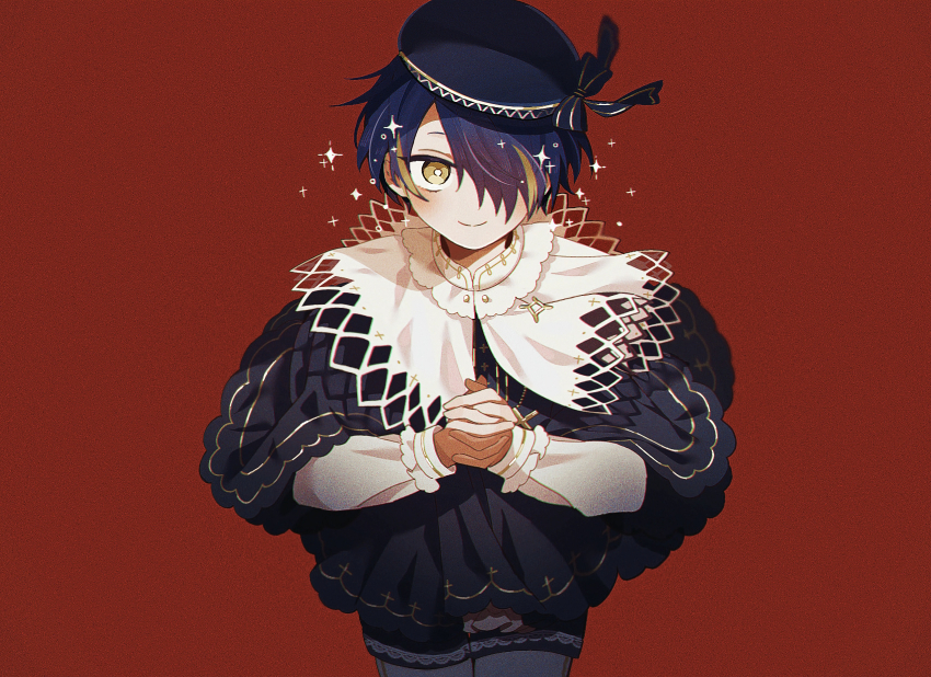 1boy absurdres black_bow black_hair bow closed_mouth cowboy_shot ensemble_stars! hair_between_eyes hair_over_one_eye highres long_sleeves looking_at_viewer male_focus multicolored_hair own_hands_together red_background sengoku_shinobu short_hair simple_background smile solo streaked_hair wo_nigiri_2 yellow_eyes