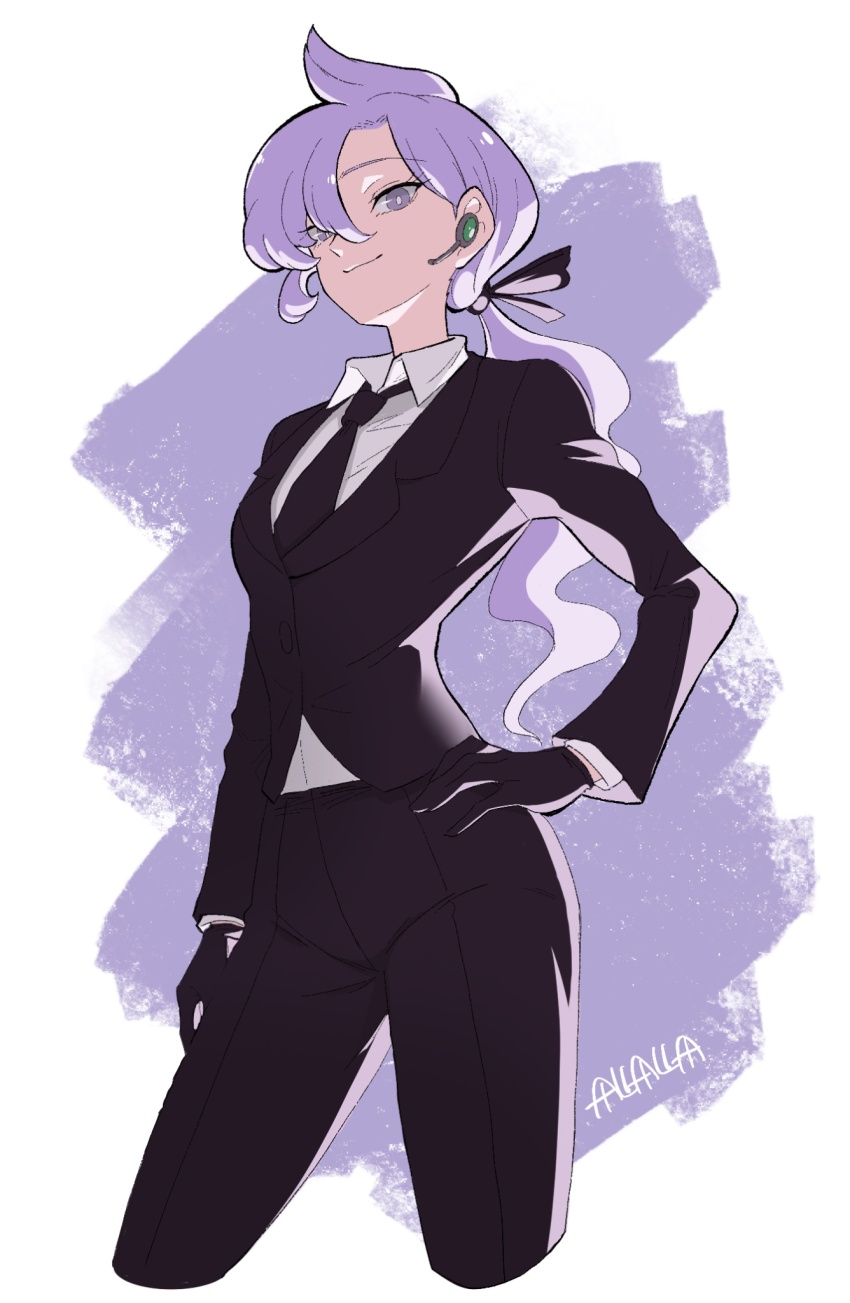 1girl anabel_(pokemon) asymmetrical_bangs black_gloves black_necktie black_pants black_suit closed_mouth collared_shirt commentary_request earpiece formal_clothes gloves hair_between_eyes hair_tie hand_on_own_hip highres long_hair long_sleeves looking_at_viewer necktie nintendo pants parted_bangs pokemon pokemon_sm ponytail purple_eyes purple_hair shade shirt smile solo standing suit sushi_pizza_rrr two-tone_background