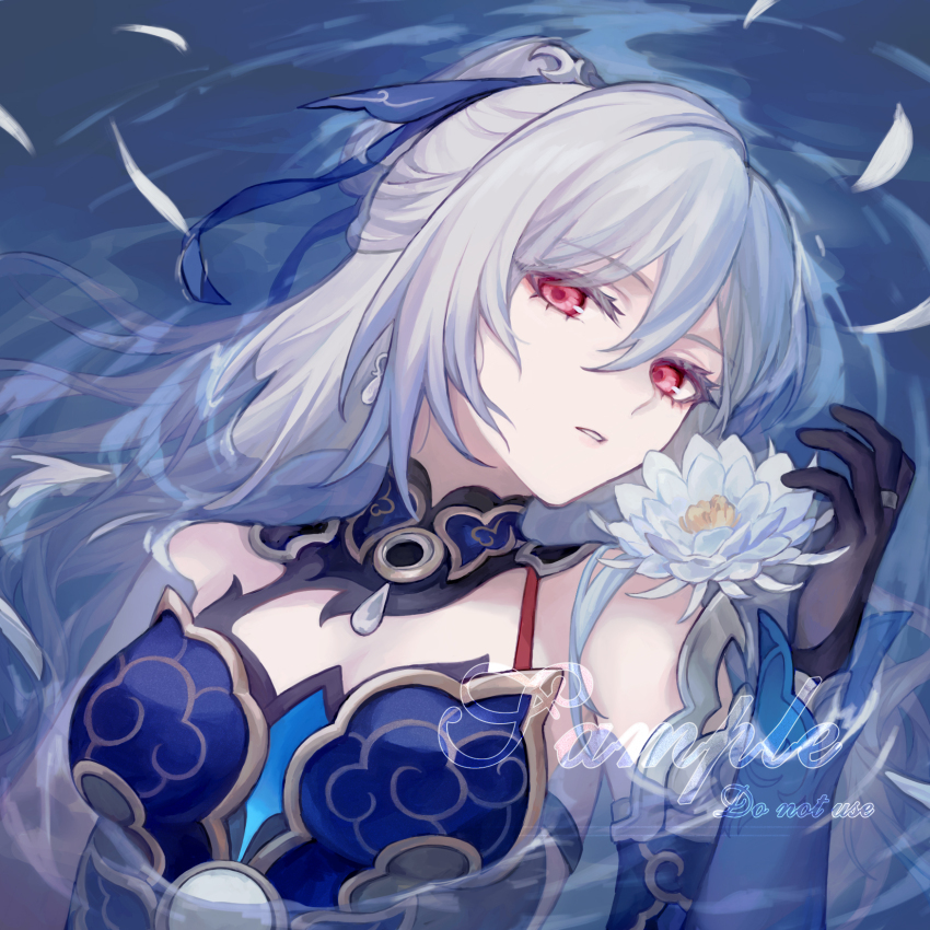 1girl bare_shoulders black_gloves blue_hair chinese_clothes gloves hair_between_eyes high_ponytail highres honkai:_star_rail honkai_(series) jingliu_(honkai:_star_rail) long_hair looking_at_viewer lying mizuhashisuika on_back parted_lips partially_submerged ponytail red_eyes water white_lotus