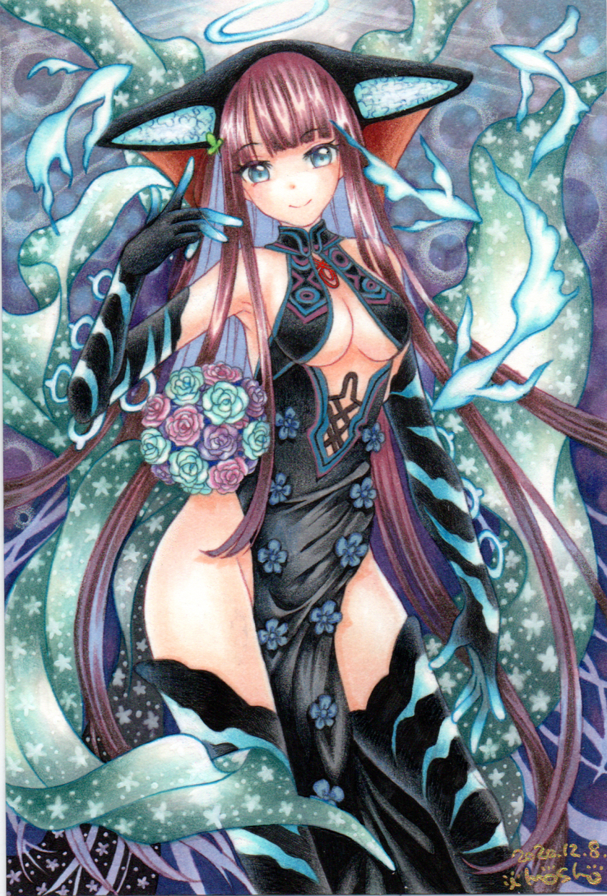 1girl armpits black_dress black_gloves black_thighhighs blue_eyes bouquet breasts center_opening chinese_clothes cleavage colorful_background dated dress elbow_gloves fate/grand_order fate_(series) feet_out_of_frame flower gloves groin hand_up headdress highres long_hair looking_at_viewer medium_breasts mosho multicolored_thighhighs pelvic_curtain side_slit sidelocks signature smile striped_clothes striped_gloves striped_thighhighs thighhighs traditional_media very_long_hair yang_guifei_(fate)