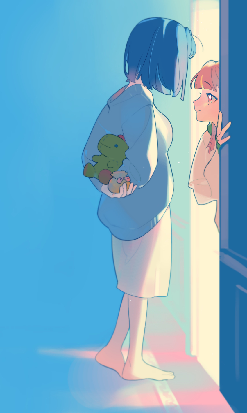 2girls barefoot black_hair blue_cardigan blunt_ends bob_cut breasts brown_hair cardigan center-flap_bangs commentary dress full_body gift highres holding holding_behind_back holding_gift holding_stuffed_toy hood hoodie kachimachi_kosuzu kachimachi_kosuzu_(summer_loungewear) link!_like!_love_live! long_dress long_hair long_sleeves looking_at_another love_live! medium_breasts momose_ginko momose_ginko_(summer_loungewear) multiple_girls open_door pink_eyes pipi_(m1x_mix) profile short_hair smile standing stuffed_dinosaur stuffed_toy virtual_youtuber white_dress yellow_hoodie