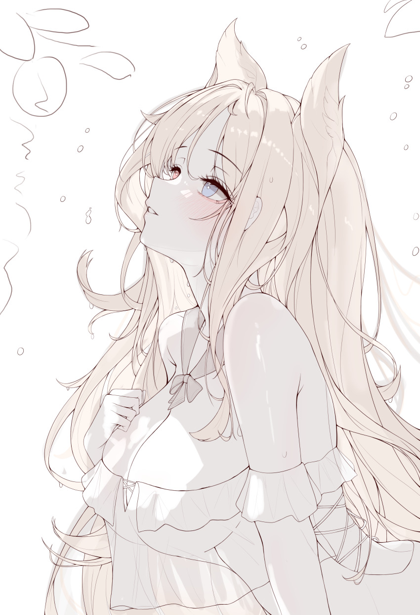 1girl absurdres animal archetto_(arknights) arknights blonde_hair blue_eyes blush breasts heterochromia highres large_breasts lilac_(k32420276) red_eyes solo teeth upper_body white_background