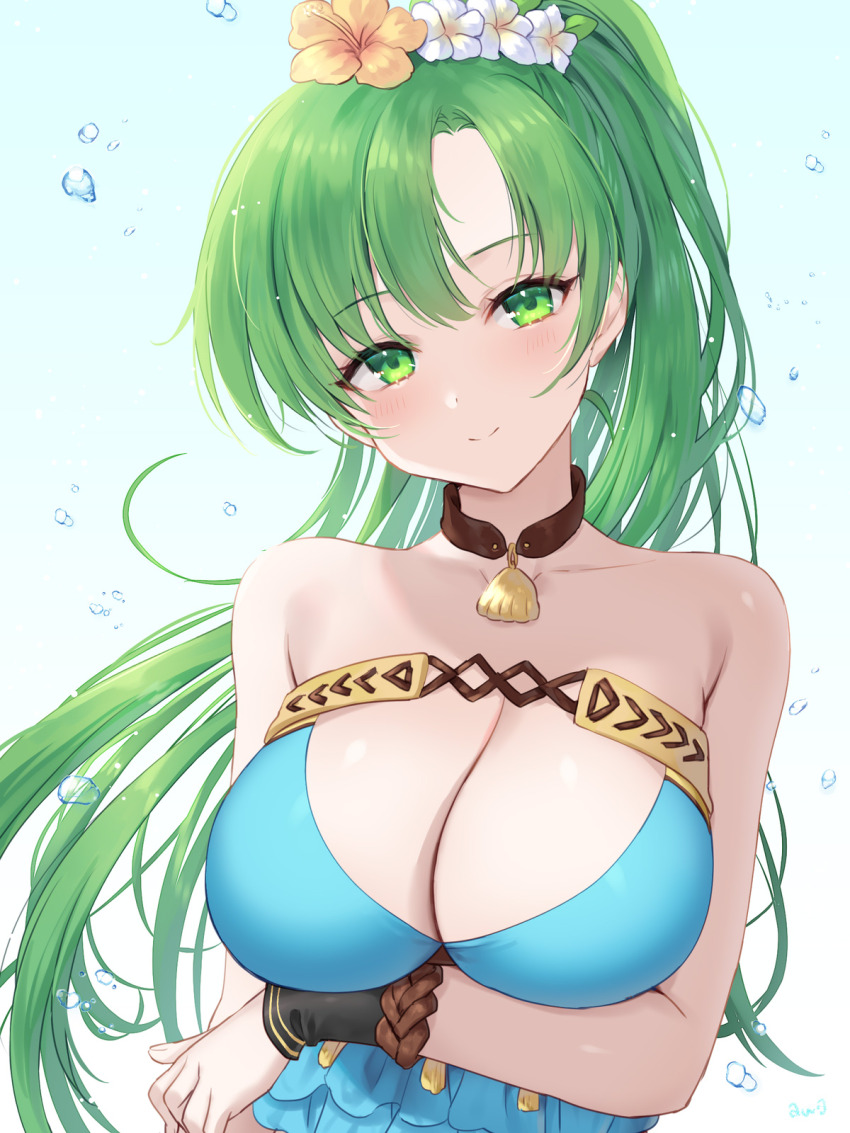 1girl arm_under_breasts awayuki_ramika blue_background blush breasts brown_choker choker cleavage closed_mouth collarbone commentary fire_emblem fire_emblem:_the_blazing_blade fire_emblem_heroes flower green_eyes green_hair hair_flower hair_ornament highres large_breasts long_hair looking_at_viewer lyn_(fire_emblem) lyn_(lady_of_the_beach)_(fire_emblem) nintendo official_alternate_costume orange_flower ponytail simple_background smile solo very_long_hair white_flower