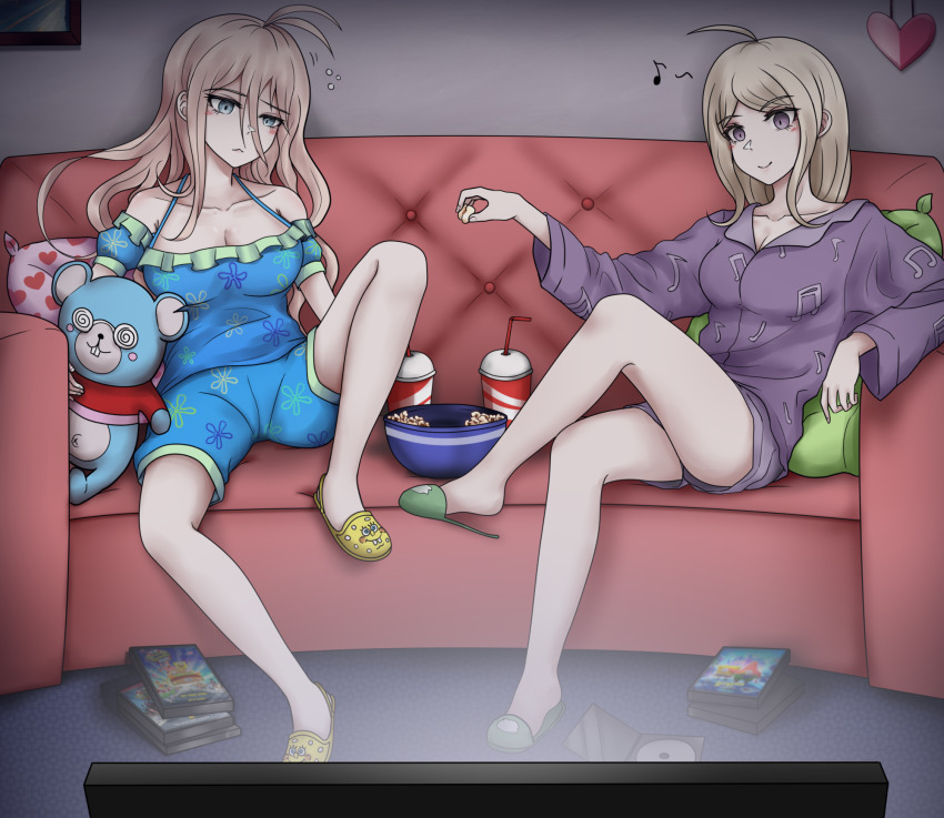 2girls 7cs_(congchuabuoito) ahoge akamatsu_kaede alternate_costume antenna_hair bare_legs bare_shoulders blonde_hair blue_shorts breasts character_print collarbone couch danganronpa_(series) danganronpa_v3:_killing_harmony detached_sleeves food hair_between_eyes heart highres iruma_miu knee_up large_breasts long_hair multiple_girls musical_note pillow popcorn purple_shirt shirt short_sleeves shorts sitting smile spongebob_squarepants spongebob_squarepants_(series) stuffed_animal stuffed_mouse stuffed_toy the_spongebob_squarepants_movie