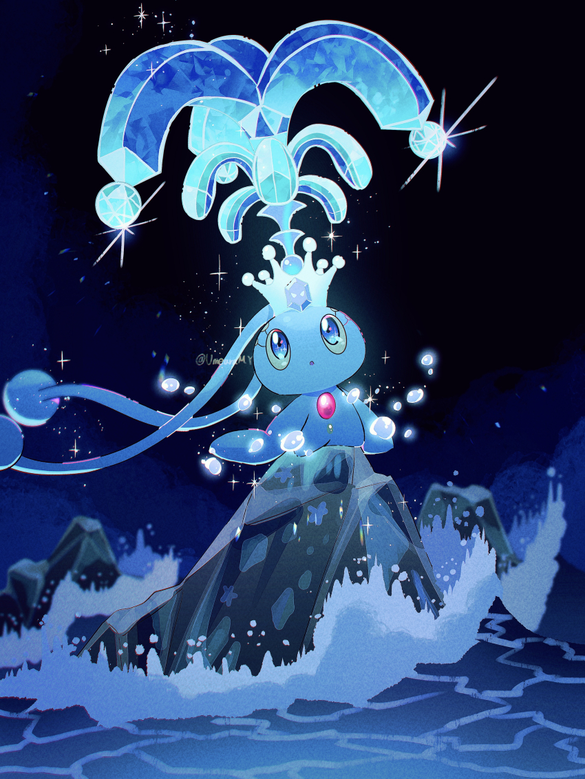 :o absurdres blue_eyes commentary_request fukkatsu_no_maya full_body gen_4_pokemon glowing highres legendary_pokemon manaphy mythical_pokemon night night_sky nintendo no_humans on_rock open_mouth pokemon pokemon_(creature) pokemon_focus rock sky solo sparkle terastallization water water_drop waves