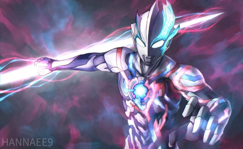 1boy alien armor artist_name asymmetrical_arms asymmetrical_horns blue_horns blue_skin claw_pose color_timer colored_skin commentary compound_eyes crystal dorsal_fin energy energy_spear energy_weapon foreshortening glowing glowing_crystal glowing_eyes glowing_horns glowing_weapon grey_skin hannaee9 highres holding holding_polearm holding_weapon horns javelin_(spear) looking_down male_focus multicolored_skin outstretched_arm pectorals polearm red_skin shoulder_armor shoulder_pads silver_armor silver_skin solo spear tokusatsu ultra_series ultraman_blazar ultraman_blazar_(series) weapon white_eyes