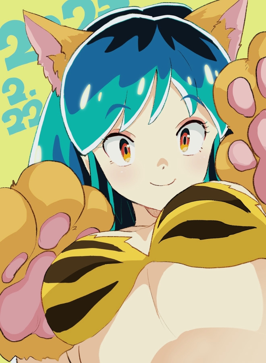1girl animal_ear_fluff animal_ears animal_hands animal_print bikini breasts cat_day cat_ears cat_girl cat_paws dated from_below fur_bikini green_hair highres long_hair looking_at_viewer looking_down lum medium_breasts omoide_vivid oni orange_eyes paw_pose print_bikini red_eyes smile solo strapless strapless_bikini swimsuit tiger_print upper_body urusei_yatsura yellow_background