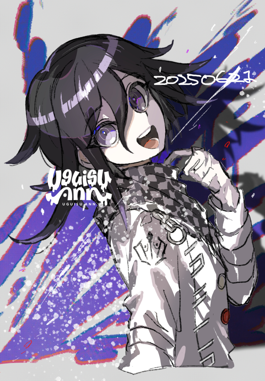 1boy adjusting_scarf arm_belt artist_name black_hair buttons checkered_clothes checkered_scarf commentary cropped_torso danganronpa_(series) danganronpa_v3:_killing_harmony dated flipped_hair from_side grey_background hair_between_eyes highres long_sleeves looking_at_viewer male_focus medium_hair multicolored_buttons oma_kokichi open_mouth purple_eyes purple_hair scarf smile solo teeth two-tone_scarf uguisu_ann upper_body