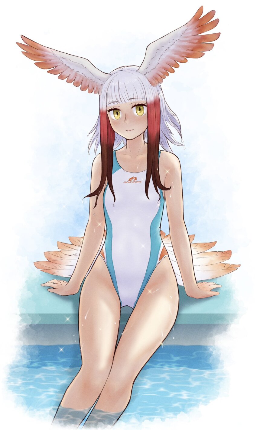 1girl alternate_costume aotsuki_tsutome bare_arms bare_legs bare_shoulders bird_girl bird_tail bird_wings blue_one-piece_swimsuit blunt_bangs blush collarbone competition_swimsuit head_wings highres japanese_crested_ibis_(kemono_friends) japari_symbol kemono_friends multicolored_hair one-piece_swimsuit pool red_hair short_hair sidelocks sitting solo sparkle swimsuit tail two-tone_one-piece_swimsuit water white_hair white_one-piece_swimsuit wings yellow_eyes