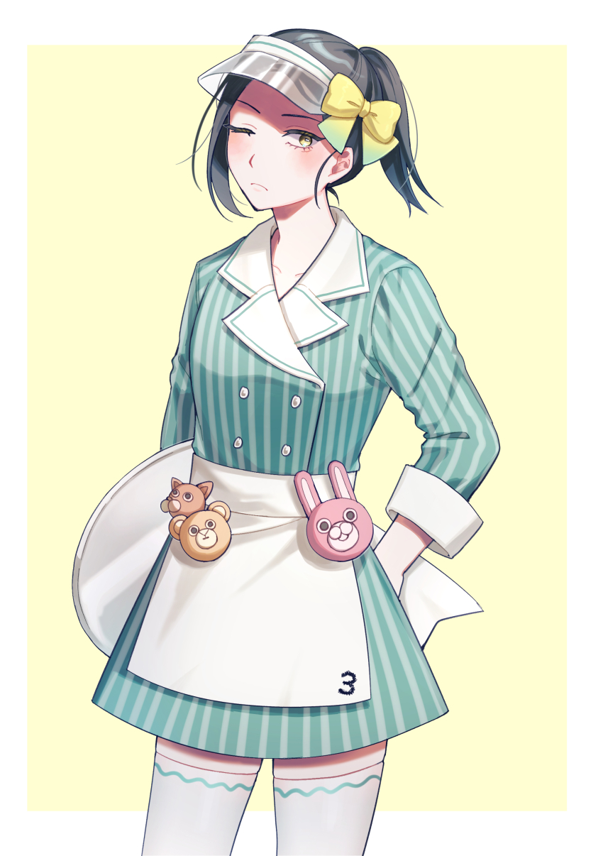 1girl absurdres alternate_costume animal_charm apron arm_behind_back bear_charm black_hair blush border bow buttons charm_(object) closed_mouth double-breasted dress frown green_dress hair_bow highres holding holding_tray looking_at_viewer michi_(this_communication) nishi_no_chigo one_eye_closed outside_border pinstripe_dress pinstripe_pattern ponytail rabbit_charm short_dress short_hair short_ponytail simple_background single_sidelock solo thighhighs this_communication three-quarter_sleeves tray visor_cap waist_apron waitress white_border white_thighhighs yellow_background yellow_bow yellow_eyes