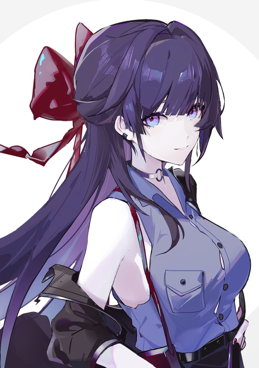 1girl alternate_costume bag belt black_belt black_jacket blue_eyes blunt_bangs bow breasts chinese_commentary choker collared_shirt commentary_request ear_piercing hair_bow hair_intakes hand_on_own_hip highres honkai_(series) honkai_impact_3rd jacket jacket_partially_removed large_breasts long_hair looking_at_viewer multicolored_eyes nail_polish parted_lips piercing purple_choker purple_eyes purple_hair purple_shirt raiden_mei red_bag red_bow red_nails refa shirt shoulder_bag sidelocks simple_background single_bare_shoulder sleeveless sleeveless_shirt smile solo two-tone_eyes upper_body white_background