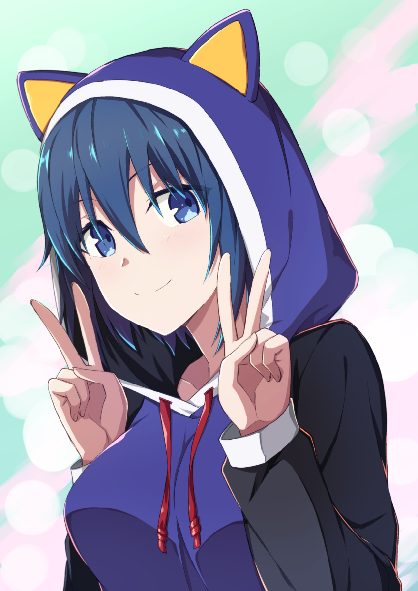 alternate_costume animal_hood azami_masurao black_hoodie blue_eyes blue_hair blue_hoodie breasts ciel_(tsukihime) closed_mouth commentary_request double_v hair_between_eyes highres hood hood_up hoodie long_sleeves looking_at_viewer medium_breasts short_hair smile tsukihime tsukihime_(remake) two-tone_hoodie upper_body v