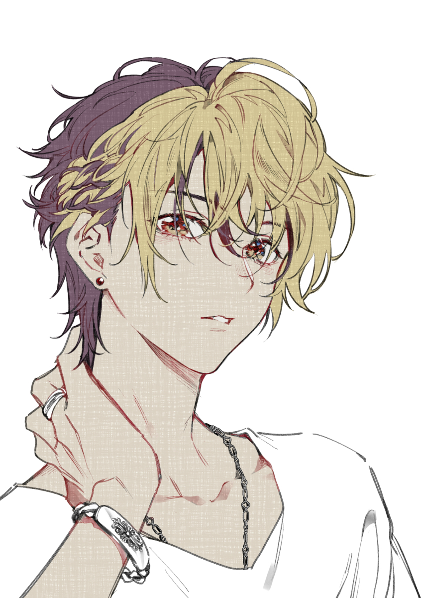 1boy black_hair blonde_hair bracelet collarbone colored_bangs hair_over_eyes hand_on_own_neck hand_up highres hikaru_no_go hun_(endlesslovehikaru) jewelry looking_at_viewer male_focus messy_hair multicolored_hair necklace portrait red_eyes ring shindou_hikaru short_hair simple_background solo two-tone_hair white_background