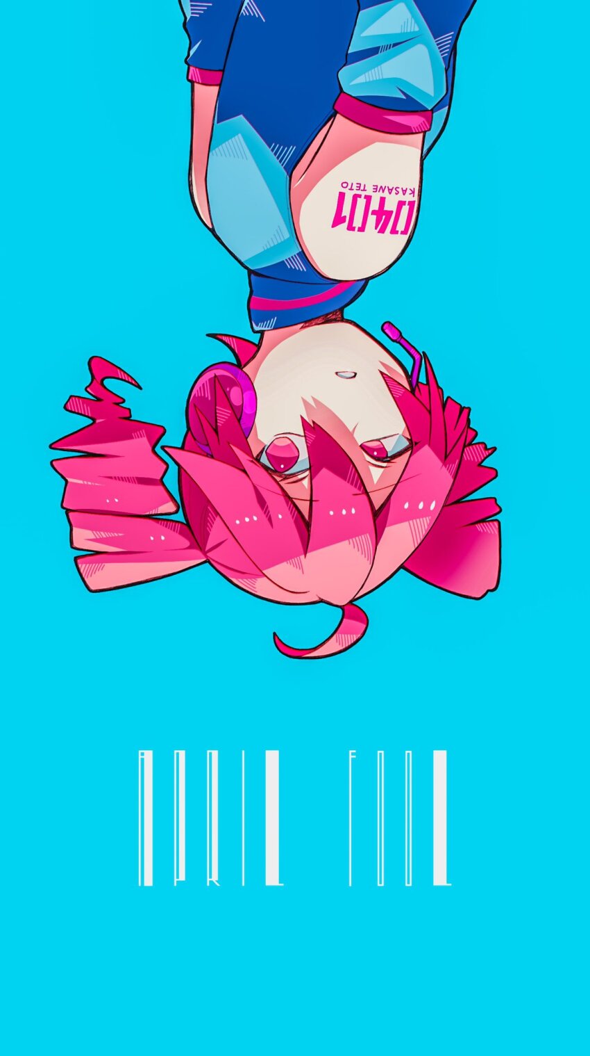 1girl ahoge bare_shoulders blue_background blue_shirt character_name collared_shirt commentary detached_sleeves drill_hair english_text from_behind headphones highres kasane_teto kasane_teto_(utau) kazuse616 looking_at_viewer looking_back microphone number_tattoo parted_lips red_eyes red_hair romaji_text shirt short_hair shoulder_tattoo simple_background sleeveless sleeveless_shirt solo tattoo twin_drills uneven_eyes upper_body upside-down utau