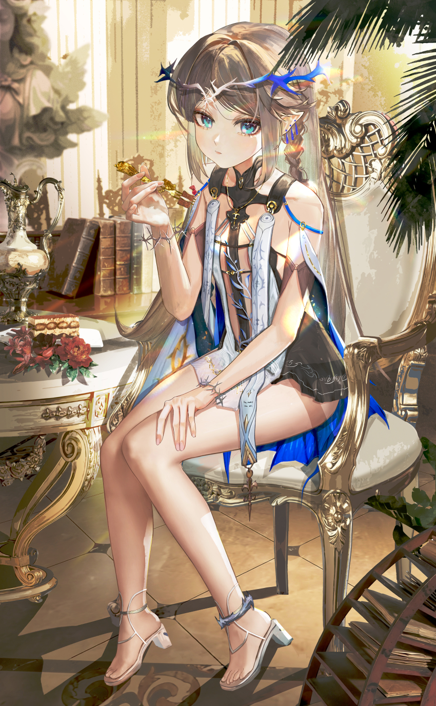 1girl absurdres bare_legs bare_shoulders blonde_hair blue_eyes book breast_curtains cartethyia_(wuthering_waves) chinese_commentary closed_mouth commentary_request earrings fork hand_on_own_thigh highres holding holding_fork indoors jewelry jin_sumire legs long_hair looking_at_viewer on_chair pointy_ears revision sidelocks sitting solo tabard tacet_mark_(wuthering_waves) toes very_long_hair wuthering_waves