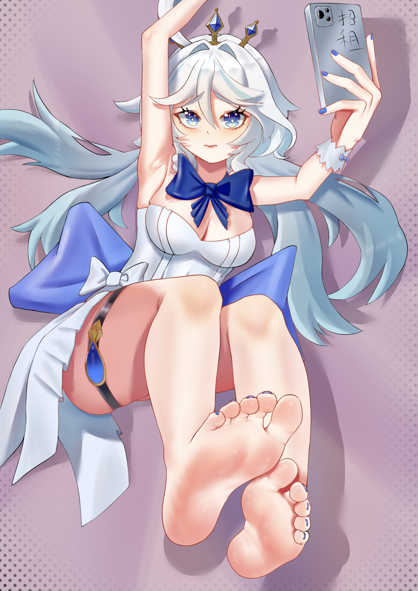 1girl absurdres barefoot blue_eyes cellphone feet furina_(genshin_impact) genshin_impact highres long_hair looking_at_viewer lying on_back phone smartphone soles toes white_hair yishudouzi