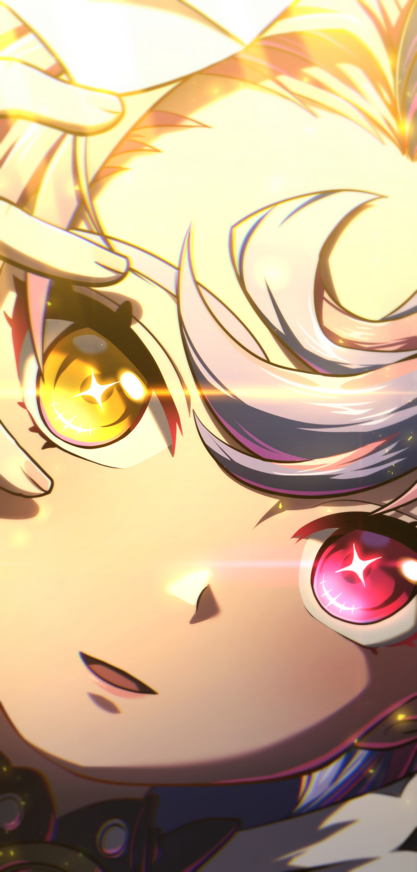 1girl close-up commentary_request eye_focus glowing_pupils hand_up heterochromia highres multicolored_hair parted_lips pink_eyes pink_hair purple_hair roccia_(wuthering_waves) smile solo soon_(yjwx8242) symbol-shaped_pupils two-tone_hair wuthering_waves yellow_eyes
