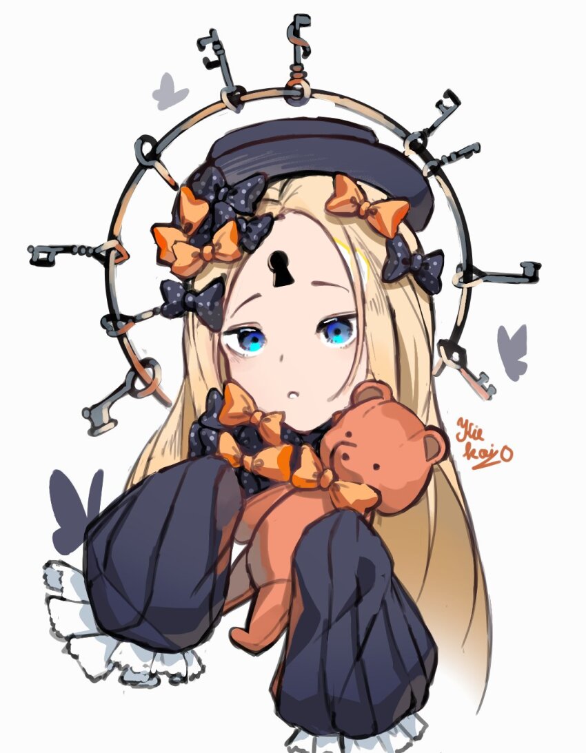 abigail_williams_(fate) blonde_hair blue_eyes bow bug butterfly fate/grand_order fate_(series) hair_bow hat highres insect key keyhole kiekoio long_hair long_sleeves looking_at_viewer stuffed_animal stuffed_toy teddy_bear white_background