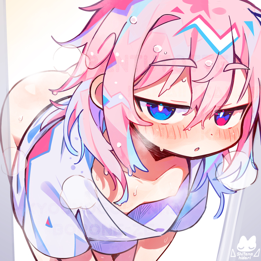 1boy absurdres after_bathing bent_over blue_eyes blush bright_pupils collarbone commentary_request hair_between_eyes heterochromia highres jitome male_focus medium_hair naked_shirt open_mouth original pink_hair raito-kun_(uenomigi) red_eyes shirt short_sleeves solo steam steaming_body trap uenomigi white_pupils white_shirt