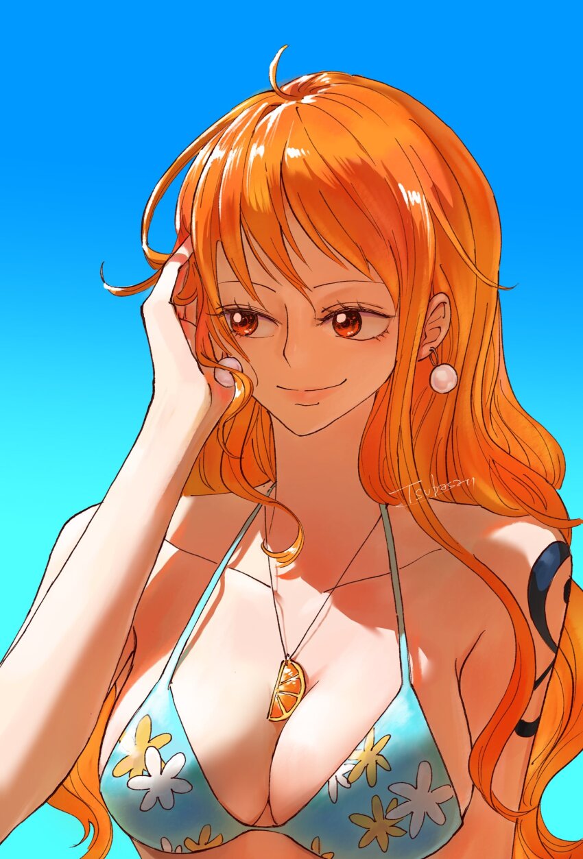 1girl artist_name bare_arms bare_shoulders bikini blue_background blue_bikini blue_sky breasts cleavage closed_mouth collarbone commentary earrings floral_print food fruit gradient_background halterneck hand_in_own_hair highres jewelry large_breasts long_hair mandarin_orange mandarin_orange_slice nami_(one_piece) necklace official_alternate_costume one_piece orange_(fruit) orange_eyes orange_hair orange_slice pearl_earrings print_bikini shoulder_tattoo single_sidelock sky smile solo swimsuit symbol-only_commentary tattoo tsubasa_1chi upper_body wavy_hair