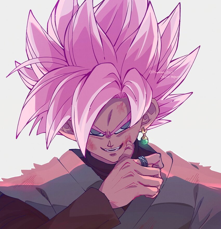 1boy battle_damage black_shirt close-up dragon_ball dragon_ball_super goku_black grey_background grey_eyes grey_tunic highres komesan_0212 male_focus medium_hair pink_hair shirt simple_background smirk solo spiked_hair tunic