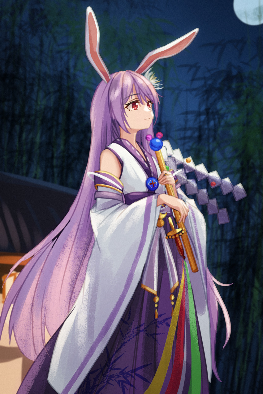 1girl alternate_costume animal_ears bamboo bamboo_forest chinese_commentary chunjiu closed_mouth commentary_request detached_sleeves forest full_moon gohei hakama hakama_skirt highres holding holding_gohei japanese_clothes kimono long_hair miko moon nature outdoors purple_hair purple_hakama rabbit_ears rabbit_girl red_eyes reisen_udongein_inaba skirt smile solo touhou very_long_hair white_kimono wide_sleeves