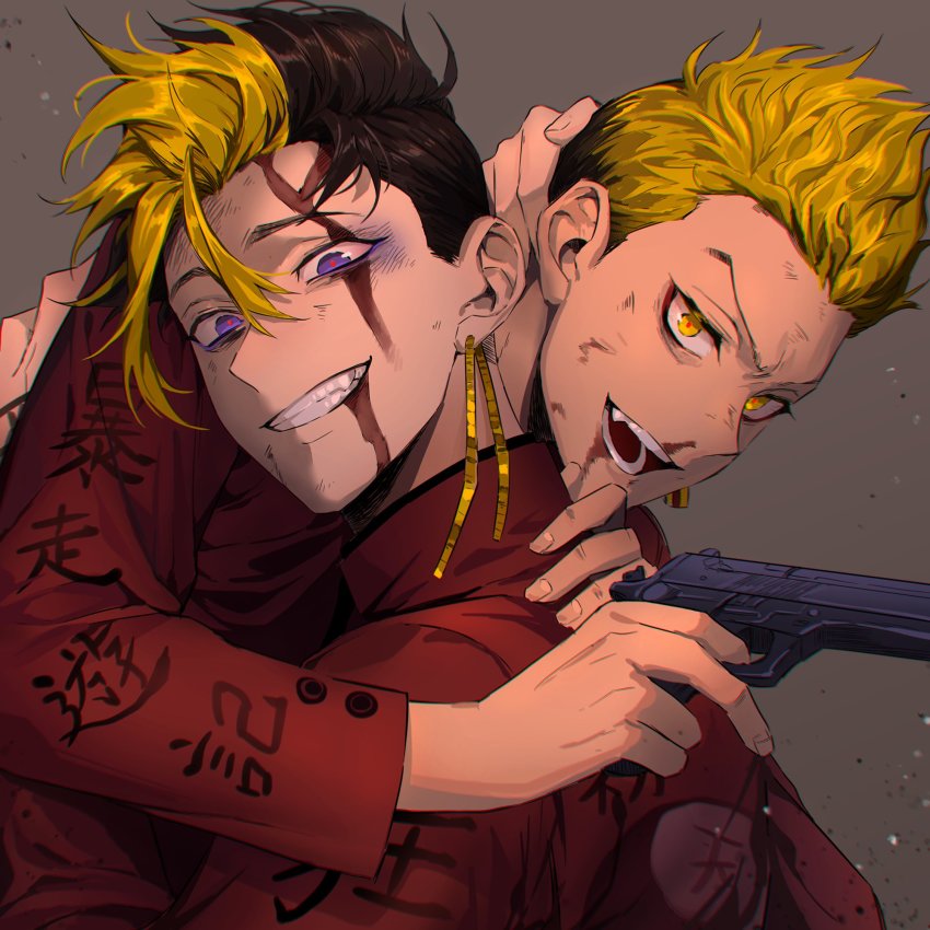 2boys black_hair blonde_hair blood blood_on_face bruise bruise_on_face carrying_over_shoulder earrings grey_background grin gun hair_between_eyes handgun hanma_shuuji highres holding holding_gun holding_weapon injury jacket jewelry kisaki_tetta long_sleeves male_focus multicolored_hair multiple_boys nanin open_mouth pistol purple_eyes red_jacket short_hair simple_background single_earring smile teeth tokyo_revengers two-tone_hair upper_body weapon yellow_eyes