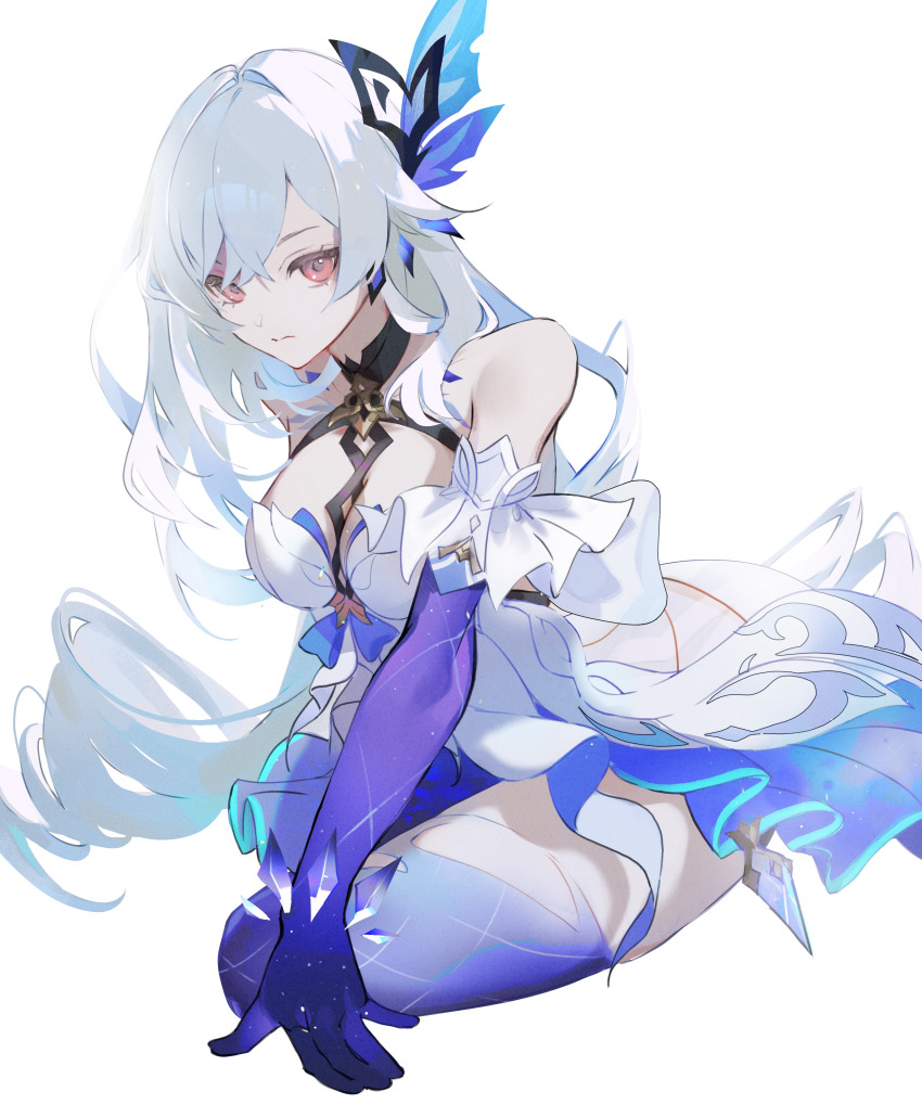 1girl absurdres arm_support bare_shoulders breasts butterfly_hair_ornament collar commentary detached_sleeves elbow_gloves frown genshin_impact gloves gradient_gloves hair_ornament highres kamui_(kurohshiro1) large_breasts long_hair looking_at_viewer purple_gloves purple_thighhighs red_eyes sidelocks simple_background skirk_(genshin_impact) thighhighs thighs very_long_hair white_background white_hair