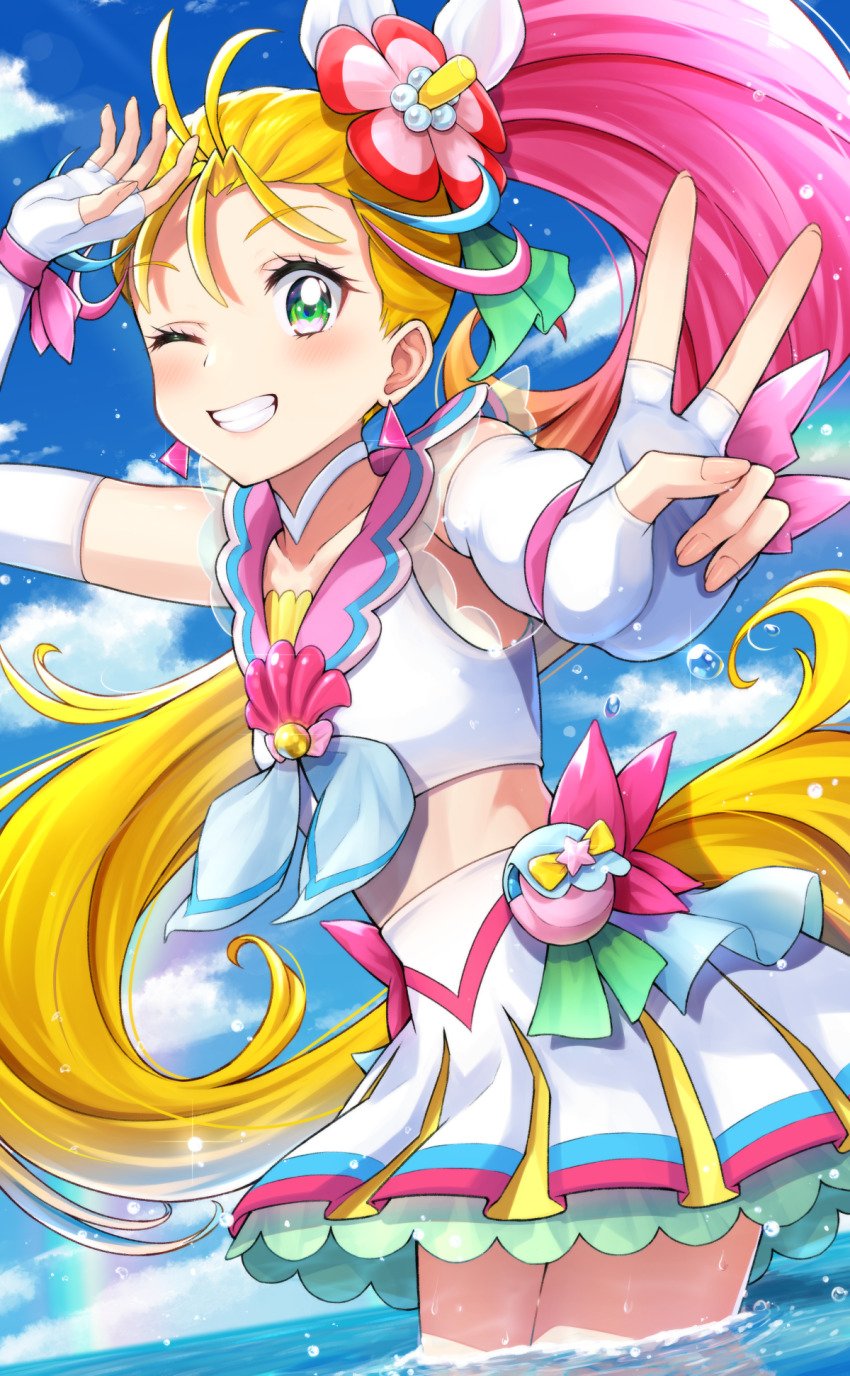 1girl arm_up blonde_hair blue_sky choker cloud collarbone cowboy_shot crop_top cure_summer earrings elbow_gloves fingerless_gloves floating_hair flower gloves gradient_hair green_eyes grin hair_flower hair_ornament high_side_ponytail highres jewelry komashiro_n lens_flare long_hair midriff miniskirt multicolored_hair ocean one_eye_closed pink_hair pleated_skirt precure side_ponytail skirt sky smile solo standing stomach summer sunlight tropical-rouge!_precure v very_long_hair wading white_choker white_gloves white_skirt