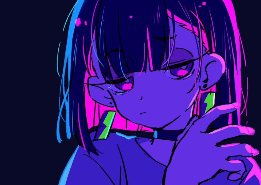 1girl black_background black_hair bob_cut choker colored_inner_hair earrings half-closed_eyes jewelry looking_afar medium_hair multicolored_hair neon_lights nikyuppa nira-chan obenkyou_shitoiteyo pink_hair purple_eyes shirt solo two-tone_hair zutto_mayonaka_de_ii_no_ni
