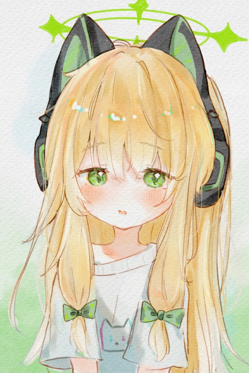 1girl alternate_hair_length alternate_hairstyle animal_ear_headphones animal_ears animal_print blonde_hair blue_archive blush bommie bow cat_ear_headphones cat_ears cat_print chinese_commentary commentary_request embarrassed fake_animal_ears gradient_background green_background green_bow green_eyes green_halo hair_between_eyes hair_bow halo headphones highres long_hair long_sidelocks looking_at_viewer low-tied_sidelocks midori_(blue_archive) open_mouth print_shirt shirt short_sleeves sidelocks single_bare_shoulder single_off_shoulder solo t-shirt two-tone_background upper_body very_long_hair watercolor_effect white_background white_shirt