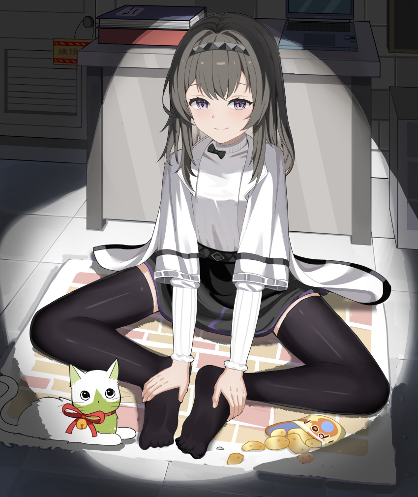 1girl absurdres animal arknights black_hair black_hairband black_skirt black_thighhighs book cat chinese_commentary chips_(food) closed_mouth commentary_request computer desk food green_cat hairband highres indoors jacket laptop layered_sleeves long_sleeves looking_at_viewer medium_hair miniskirt no_shoes on_floor potato_chips priestess_(arknights) purple_eyes red_ribbon resoap ribbon rug sitting skirt smile solo spotlight sweater thighhighs turtleneck turtleneck_sweater white_cat white_jacket white_sweater