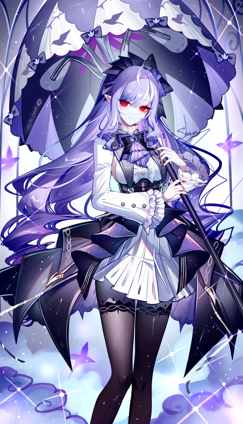 1girl ascot black_bow black_bowtie black_nails black_pantyhose black_skirt bow bowtie breasts center_frills closed_mouth commentary cowboy_shot dress frilled_sleeves frills hair_bow highres holding holding_umbrella large_breasts long_hair long_sleeves looking_at_viewer multicolored_hair nail_polish overskirt pantyhose parasol patterned_legwear pointy_ears purple_ascot purple_bow purple_bowtie purple_hair purple_umbrella red_eyes sheya sidelocks signature skirt smile solo streaked_hair umbrella very_long_hair vivian_(zenless_zone_zero) white_dress zenless_zone_zero